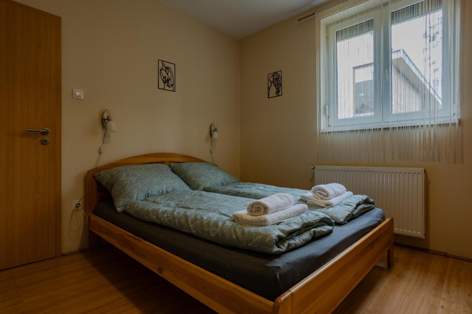 Six Corners - Sunny Corner Apartman Pécs Kültér fotó