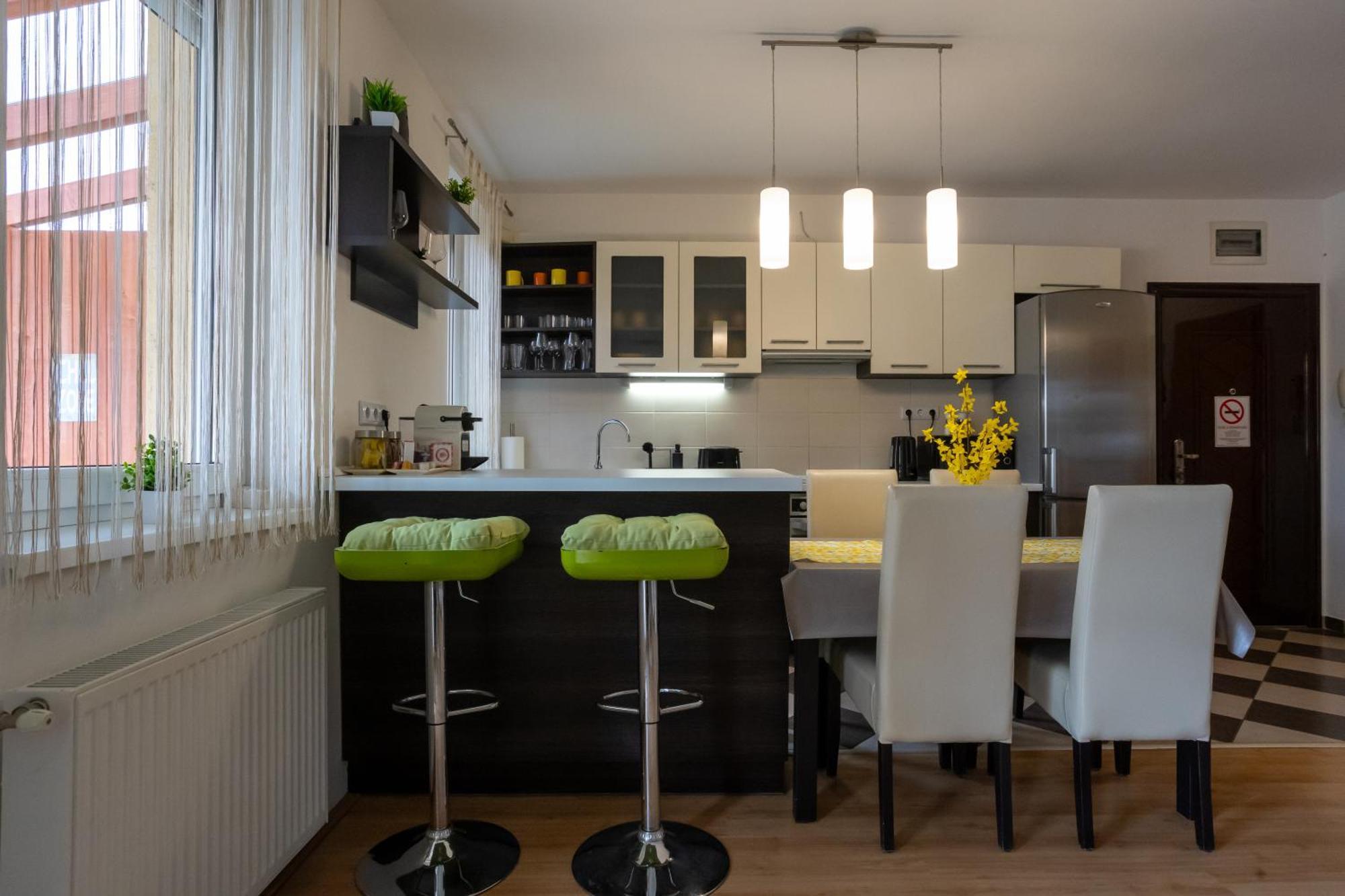 Six Corners - Sunny Corner Apartman Pécs Kültér fotó